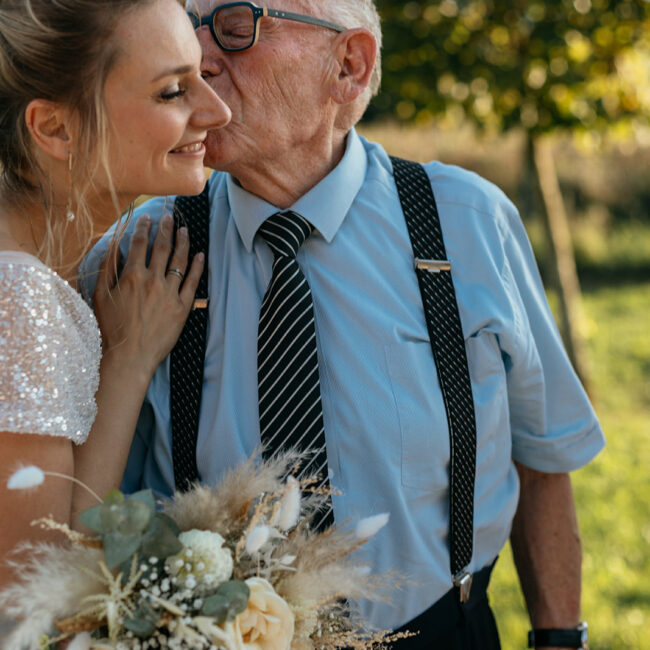 la mariée et son Grand père