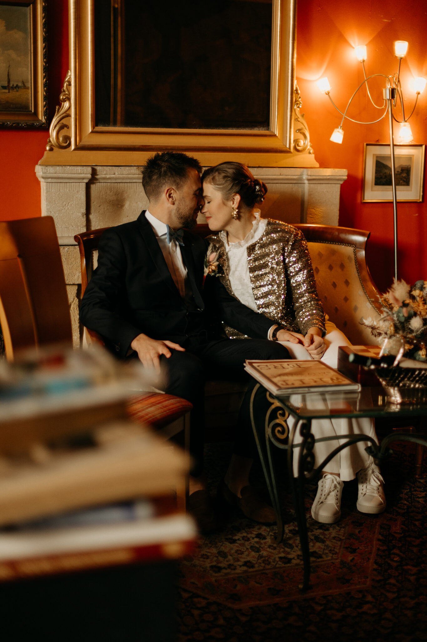 couple de future mariée dans un café boheme de Luxembourg ville