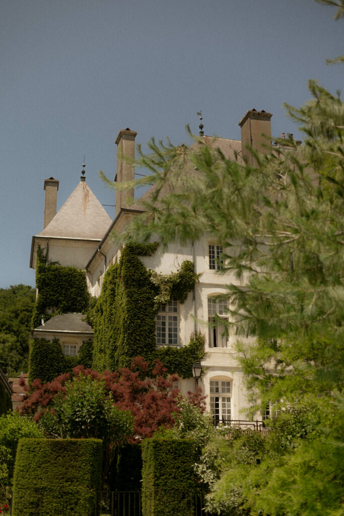 Vandeleville caslte french wedding venue
