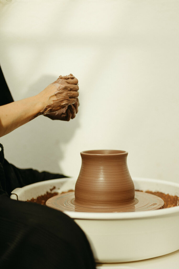 Reportage professionnel à Nancy pour l'atelier de céramique Le Lupin artisan céramiste