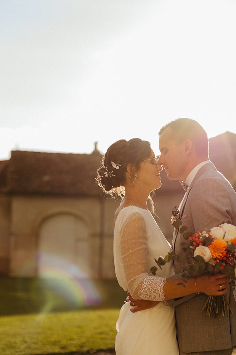 Séance de couple à la golden hour pour Justine et Aurélien dans un magnifique Chateau du Grand Est